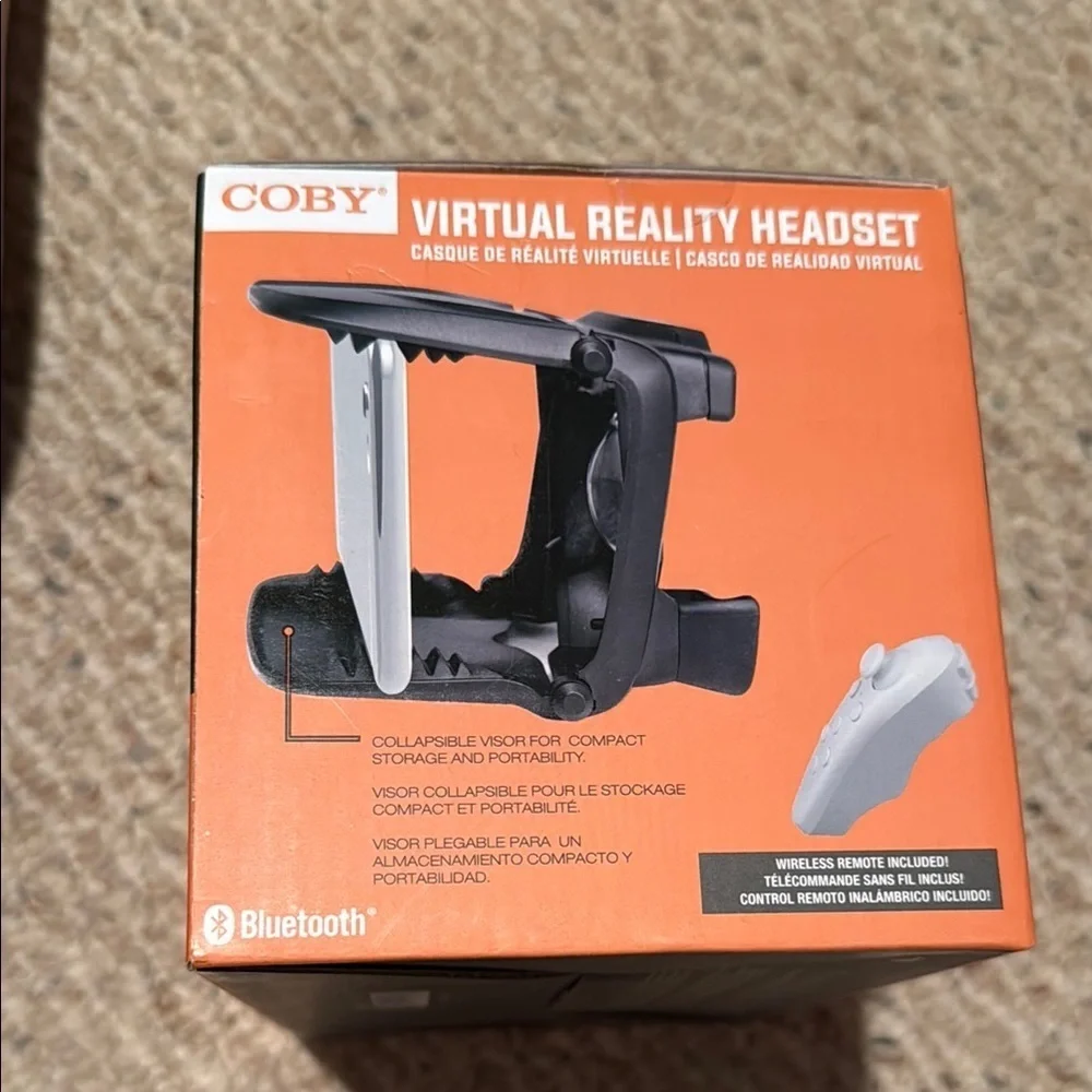 Black Virtual Reality Headset to be used with phone, Brand new in Box -